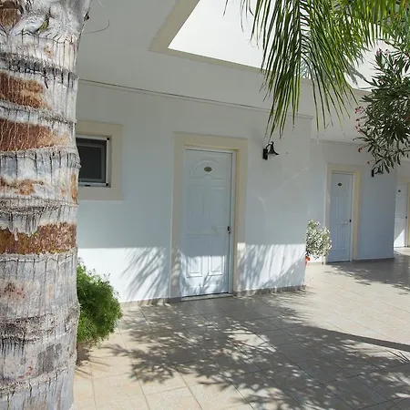 Apartmanhotel Pinelopi 3*
